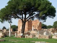 Ostia Antica, Blick auf den Jupiter-Tempel