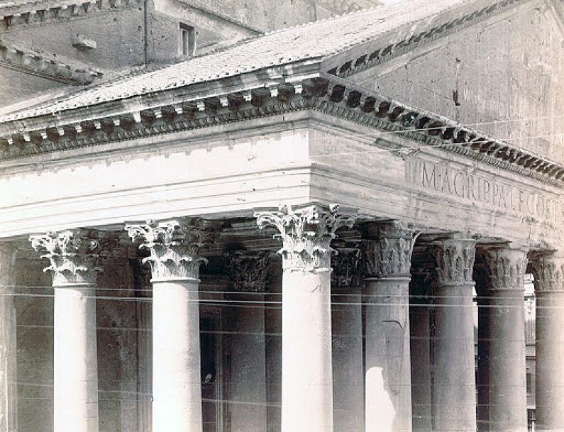Die Säulen vom Pantheon in Rom