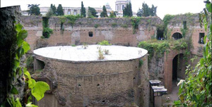 Das Mausoleum des Augustus in Rom vor der Restaurierung
